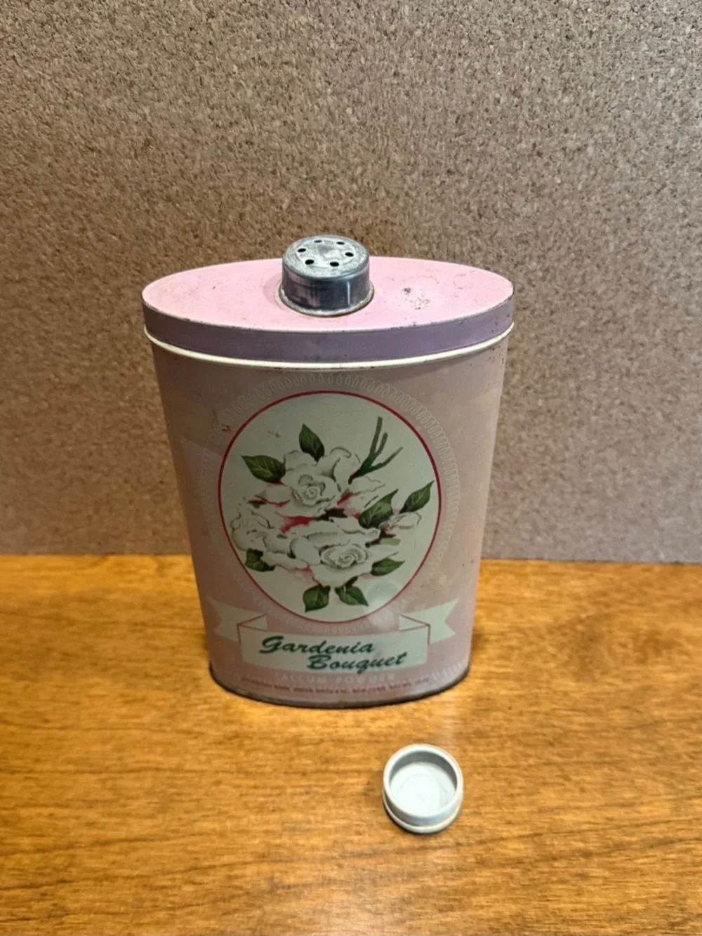 Vintage 1950s Dorothy Reed Gardenia Bouquet Talcum Powder Tin Floral Graphics